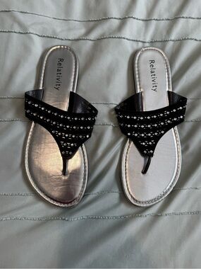 Relativity Silver & Black Sandals – Size 9